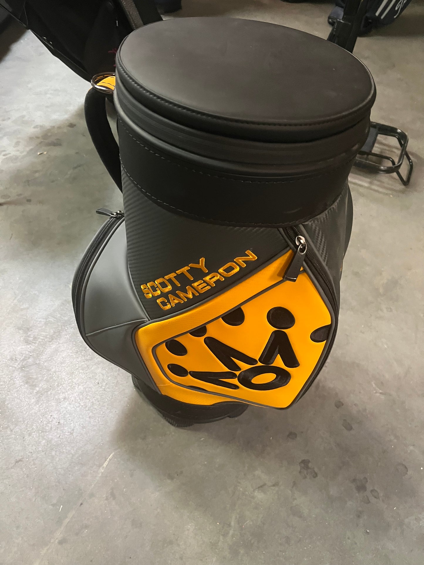 NEW 2020 Club Member Den Caddy Cooler Scotty Cameron Circle T Bag Vessel Golf AUCTION